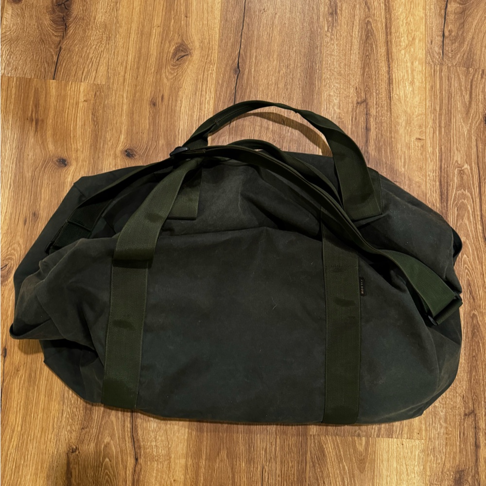 Filson Medium Tin Cloth Duffle Bag